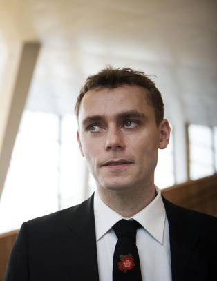 - Han m� beklage, trekke tilbake brevet og vise at han har folkeskikk