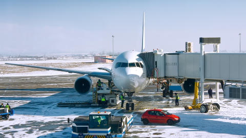 STORE FORSKJELLER: Klarer du deg med bare h�ndbagasje? Da vil du kunne spare en del penger hos flere av selskapene. Foto: COLOURBOX