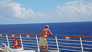 HAV: Et cruise gir deg muligheten til � st�  ved rekka og filosofere over livet. Foto: EIVIND PEDERSEN