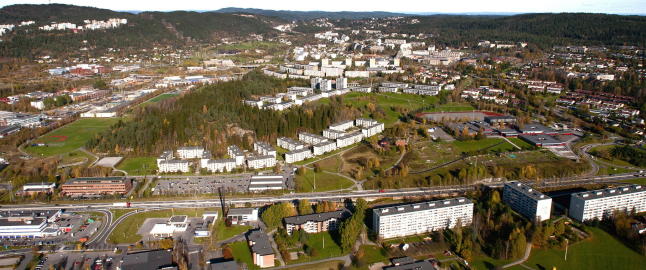 - Kan bidra til � redusere skillet mellom �st og vest