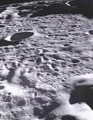 Denne videoen er tatt bare 10 kilometer over månens overflate