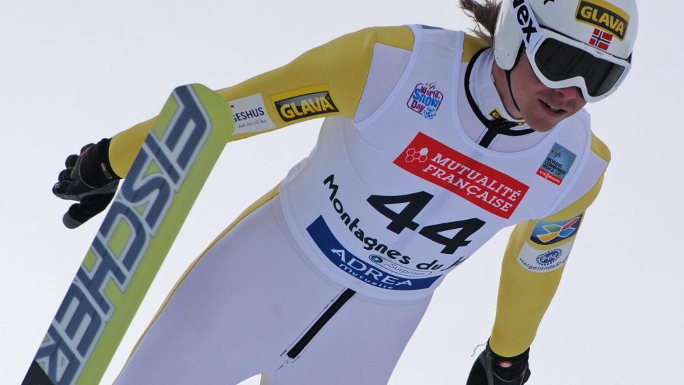 NUMMER NI:Mikko Kokslien og de norske skuffet da Tino Edelmann vant kombinertrennet l�rdag. Foto: EPA/Patrick Seeger