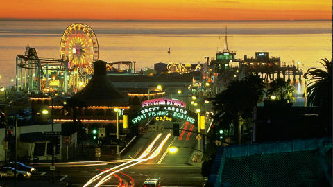 SANTA MONICA PIER: Her slutter den popul�re Route66. Foto: VISITCALIFORNIA