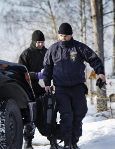 Tre menn drept og kvinne skadd i skytedrama i Sverige