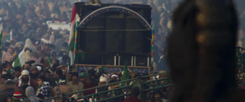 Har utstedt arrestordre p� Pakistans statsminister