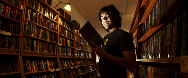 Forskere dumper artikler p� nettet for � hedre avd�de Aaron (26)