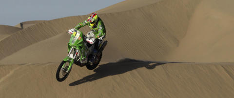 - Beinet hans var brukket tvert av