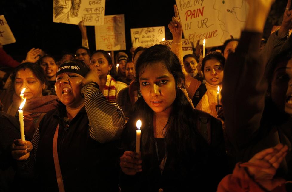 Krever fortgang: I g�r var det en m�ned siden gjengvoldtekten p� bussen i New Delhi, og demonstranter markerte dagen med krav om at gjerningsmennene blir straffet raskt. Foto: EPA/Scanpix