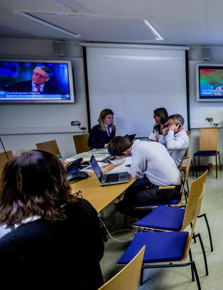 Her jobber de på spreng for å redde nordmennene
