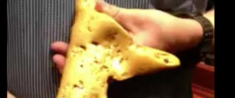 Amat�r ble million�r etter funn av massiv gullklump