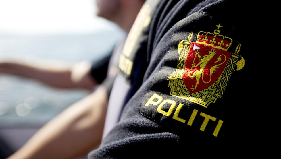 FEIL RETNING: �Ved � opprettholde forbud mot religi�s tilpassing av uniformer, erkl�rer vi at forskjellen som ligger i religion er av en slik art at det demokratiske fellesskapet b�r anse den som relevant i embets medf�r�, skriver kronikkforfatteren. Illustrasjonsfoto: Kyrre Lien / NTB Scanpix