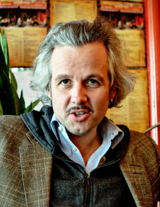 Ari Behn debuterer som kunstmaler, stiller ut med Nerdrum