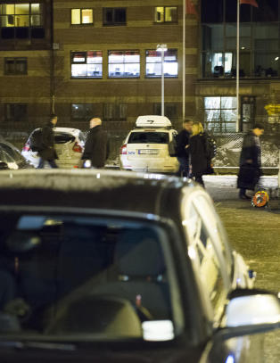 To nordmenn ringte hjem i natt og sa de var i live