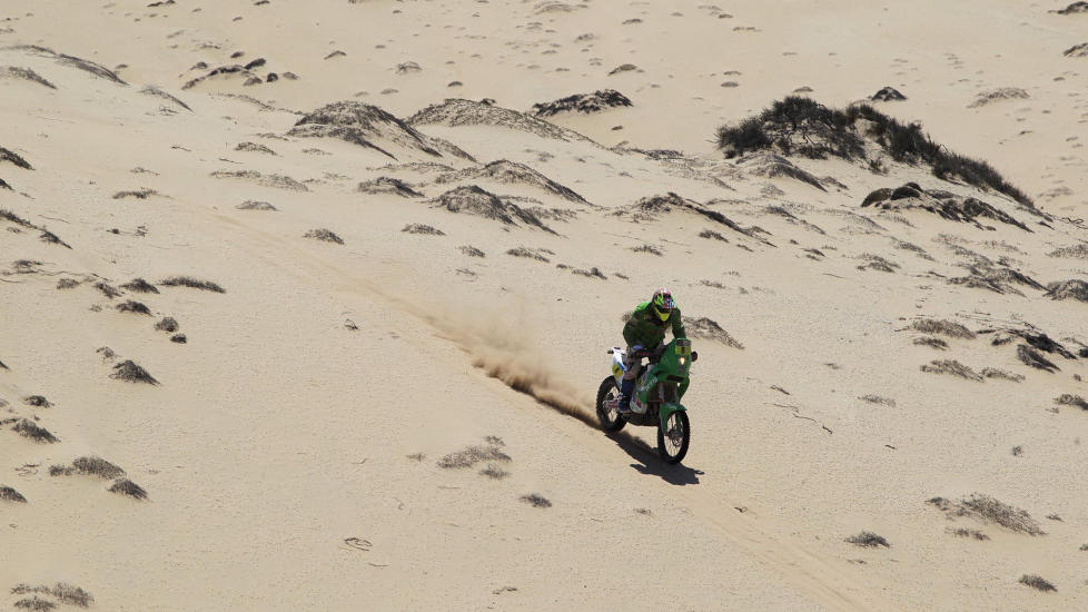 AVANSERTE: P�l Anders Ullev�lseter kj�rte seg opp i sammendraget p� Dakar-rallyets nest siste dag. Foto: Maindru Photo/Team Ullev�lseter