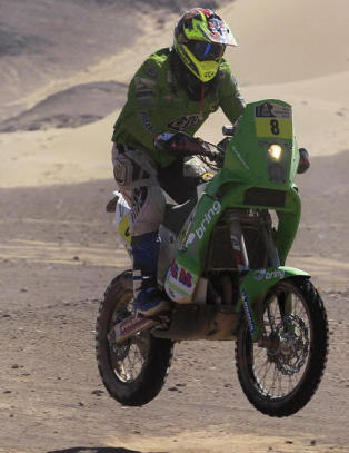 Ullev�lseter avsluttet Dakar-rallyet med � tryne i tornekratt