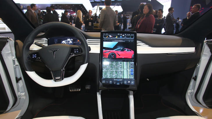 DASHBORD: Som Model S har Model X en 17-tommers ber�ringsskjerm som dashbord. FOTO: Newspress