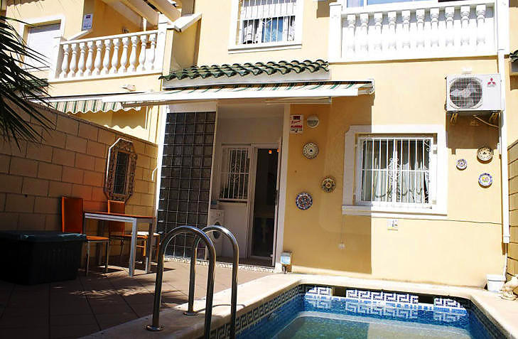 REKKEHUSLEILIGHET: La Mata, n�r Torrevieja. Pris: 1 482 501 kroner. Areal: 130 m2 pluss takterrasse og privat sv�mmebasseng.  Foto: NORSK MEGLING