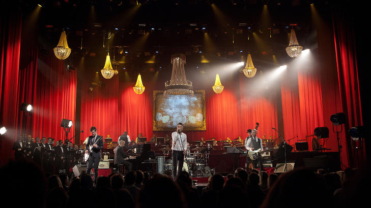 STORSLÅTT: Kaizers Orchestra sammen med Oslo Filharmoniske Kor (OFK) og Kringkastingsorkestret (Kork) i Operaen
Foto: Anders Grønneberg STORSLÅTT: Kaizers Orchestra sammen med Oslo Filharmoniske Kor (OFK) og Kringkastingsorkestret (Kork) i Operaen
Foto: Anders Grønneberg