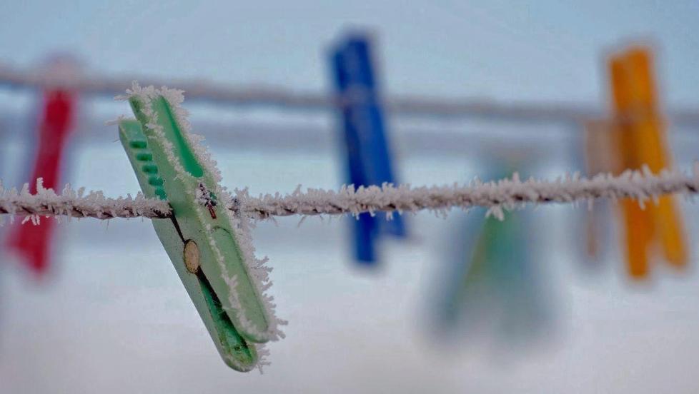 STED FOR KLEST�RK: Du kan godt t�rke kl�r ute n�r det er kuldegrader. Det tar bare litt lengre tid enn n�r det er plussgrader. Foto: Mitja Mladkovic/Thinkstock