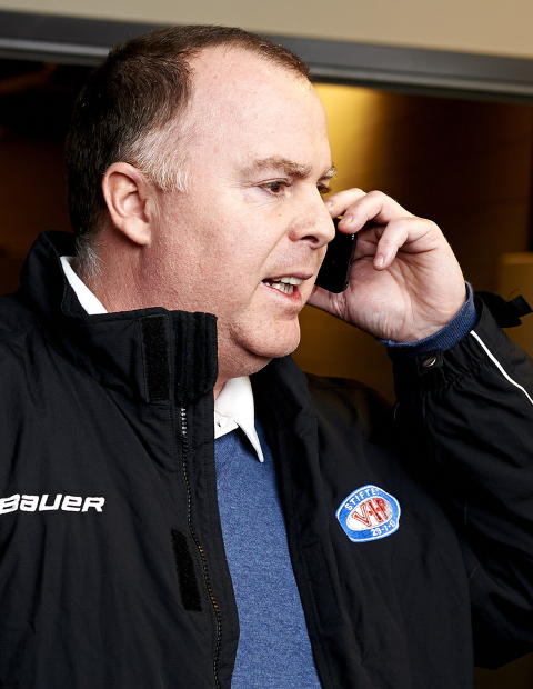 I DIALOG: Administrerende direktør i Vålerenga Ishockey, Jan Tore Kjær snakker daglig med representantene i KHL for å se på muligheten til å bli en del av ligaen.
Foto: Kent Skibstad / NTB Scanpix I DIALOG: Administrerende direktør i Vålerenga Ishockey, Jan Tore Kjær snakker daglig med representantene i KHL for å se på muligheten til å bli en del av ligaen.
Foto: Kent Skibstad / NTB Scanpix