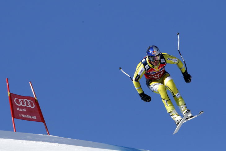 R�SKAP: Kitzb�hel-l�ypa er forbeholdt de t�ffeste av de t�ffeste. Her er Aksel Lund Svindal i hoppet p�  Hausbergkanten. 
Foto: Cornelius Poppe / NTB scanpix