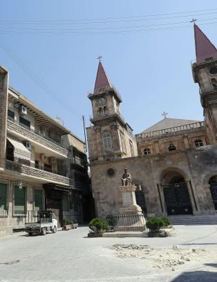 Opposisjonen plyndrer kirker og moskeer