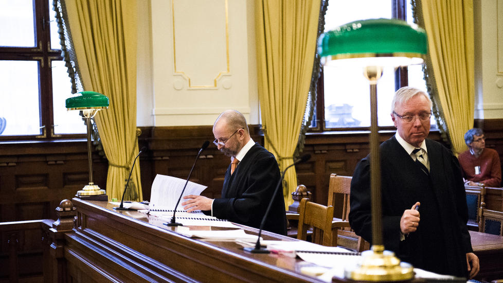 I H�YESTERETT: Statsadvokat Erik F�rde mener utfallet av H�yesteretts behandling - at lagmannsrettens dom oppheves - ikke var helt uventet. Men han presiserer at dette ikke er en frifinnelse. Foto: H�kon Eikesdal