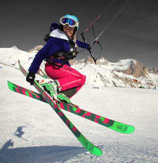  SPREK JENTE :  Kite-Kari er Norges mestvinnende i kiting. Foto. PASCAL BOULGAKOV