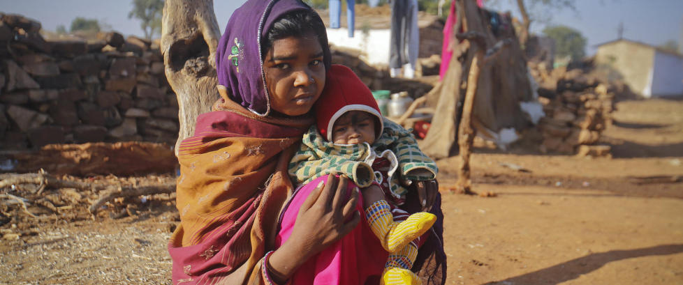 Unike bilder dokumenterer Krishnas (14) t�ffe liv som ten�ringsmor