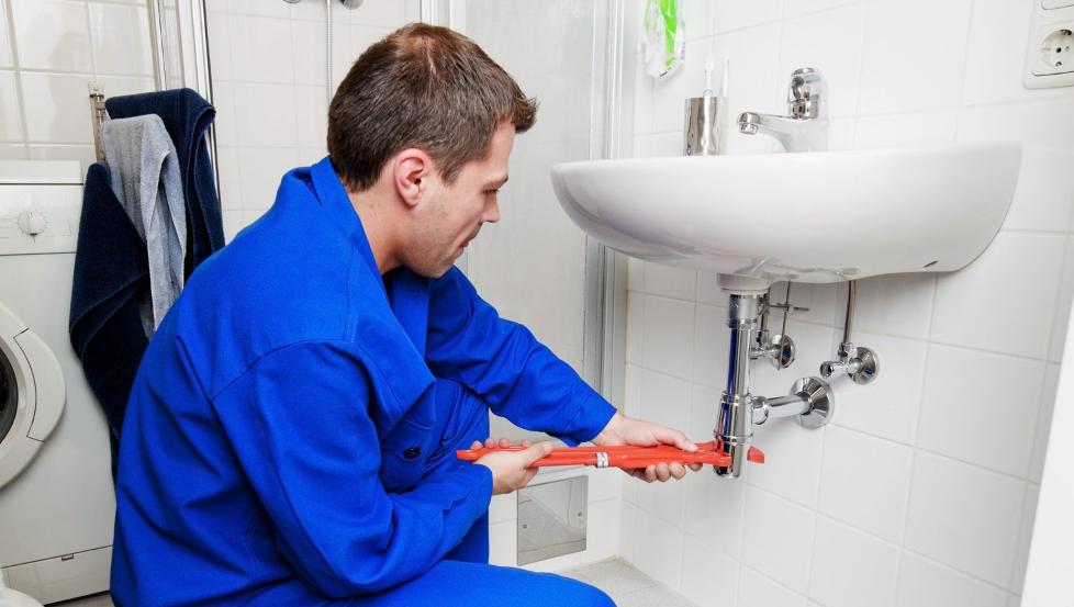 TOTALENTREPREN�R: Det kan v�re lurt � ansette en totalleverand�r. Da blir ansvaret konsentrert og det er en som organiserer og tar ansvar for alle involverte.   Illustrasjonsfoto: colourbox.no