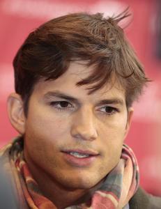 Ashton Kutcher (34) p� sykehus etter ekstrem diett