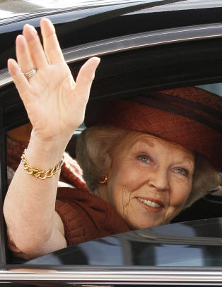Dronning Beatrix gjør som sin mor og mormor