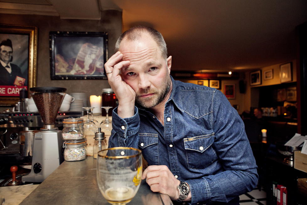 Perfeksjonist: Jon �igarden vil ikke gj�re noe halvveis. &mdash; Hvis jeg st�vsuger huset, bruker jeg lang tid. Hvis jeg selger bilen, overtar kj�peren en bil som er str�ken. Jeg er ordentlig. Jeg legger sjela mi i ting. Litt irriterende, egentlig, sier han. Foto: Elisabeth Sperre Alnes