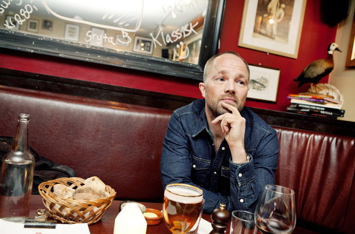 Stedet: &mdash; Jeg liker St. Lars. Stedet har sjel og maten er veldig god.
Maten: &mdash; Salat er salat. Kaka var god, men jeg greide ikke alt.
Drikke: &mdash; God �l. Jeg er glad i �l. Foto: Elisabeth Sperre Alnes