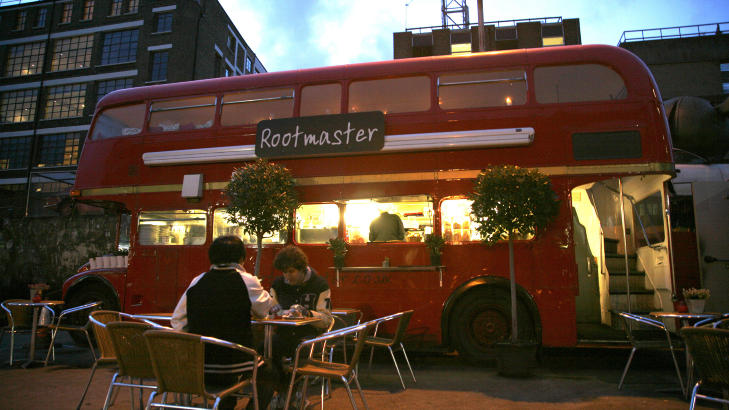 VERSTING: Londons hoteller er rangert som verdens verste. Det er helt andre opplevelser som trekker turister, som dette spesielle gatekj�kkenet. Foto: EIVIND PEDERSEN