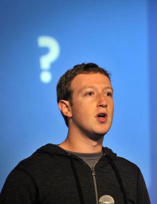 - Facebook veit mer om deg enn staten