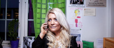 Programlederen som hetset Sandra Borch, trekker seg