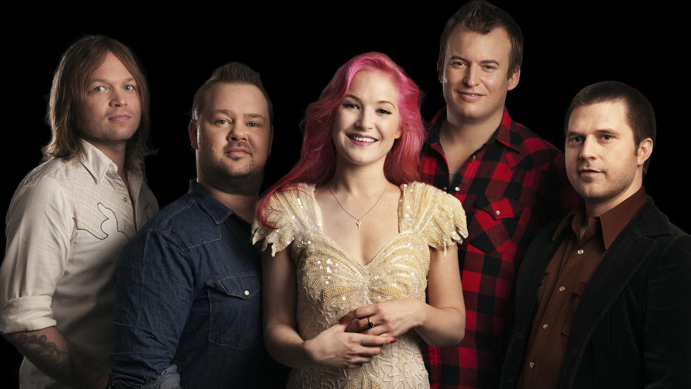 MELODI GRAND PRIX 2013: Lucky Lips under onsdagens presentasjon av MGP-artistene som skal konkurrere i Larvik l�rdag. Foto: Julia Naglestad/NRK