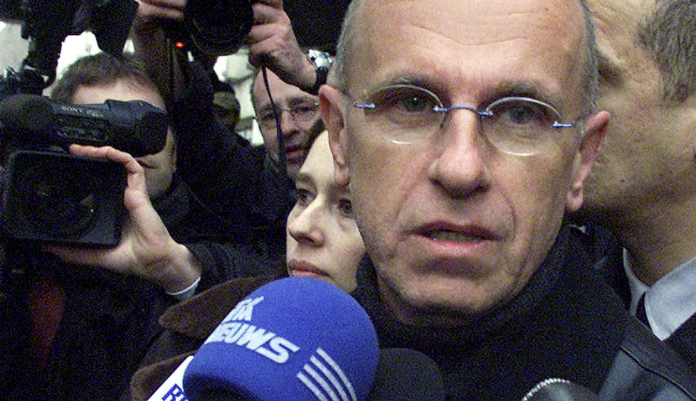 D�MT TIL FENGSEL OG B�TER: Willy Voet var b�de mass�r og apoteker for Festina-laget p� 90-tallet. I 2000 ble han d�mt til ti m�neders betinget fengsel og b�telagt for oppbevaring og distribusjon av 40 beholdere med doping. Seinere skrev han bok om sin tid p� laget. Foto: REUTERS/Sylvain Lefevre