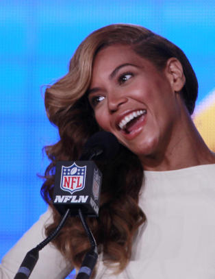 Derfor mimet Beyoncé nasjonalsangen for Obama