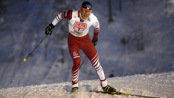 LANGRENNSKONGE: Bernhard Gruber var i en egen klasse p� langrenns-delen, og gikk inn til en soleklar seier i kombinertrennet. Foto: AP Photo/Lehtikuva/Vesa Moilanen/NTB scanpix