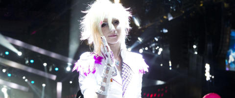 Androgyne Yohio (17) er Sverige nye stjerneskudd, men hetses for lolita-utseendet.