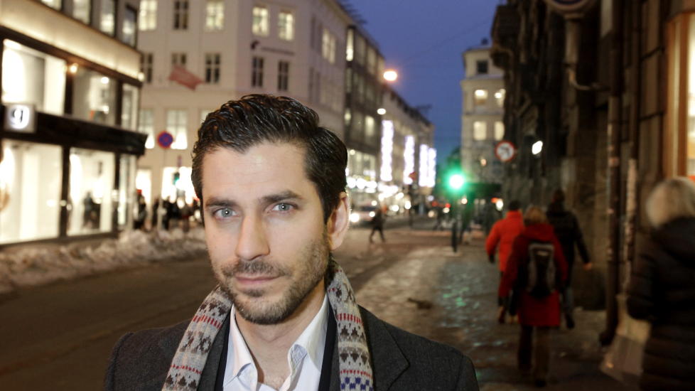 KORTPROSA FRA UNDERVERDENEN:  Jens Lapidus har forlatt romanen til fordel for novellen i sin siste bok. Men han har ikke forlatt Stockholms underverden. Foto.  Hans Arne Vedlog / Dagbladet