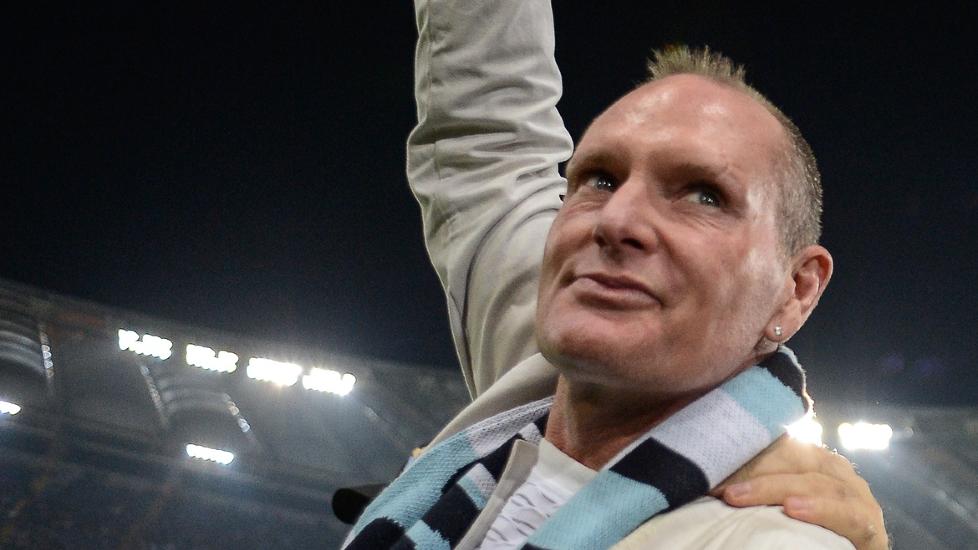 SPREKK: Paul Gascoigne trenger hjelp d�gnet rundt, mener den engelske spillerforeningen. Her viste han seg p� banen under Europa League-m�tet mellom Lazio og Tottenham i Roma i november. Foto: AFP / ANDREAS SOLARO / NTB SCANPIX
