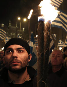 30 000 nynazister marsjerte i Aten