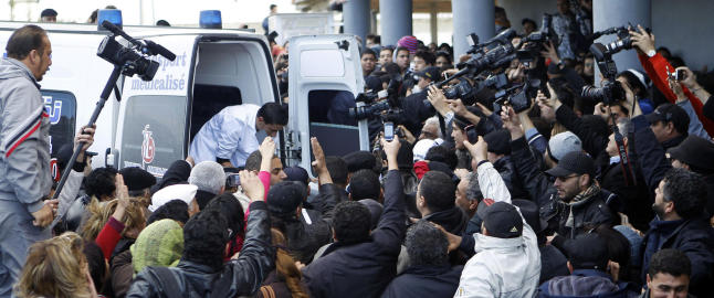 Tunisiere roper på «andre revolusjon»