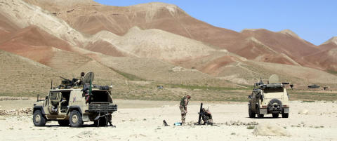 - Er vi en fredsnasjon, eller �nsker vi bare � v�re det?