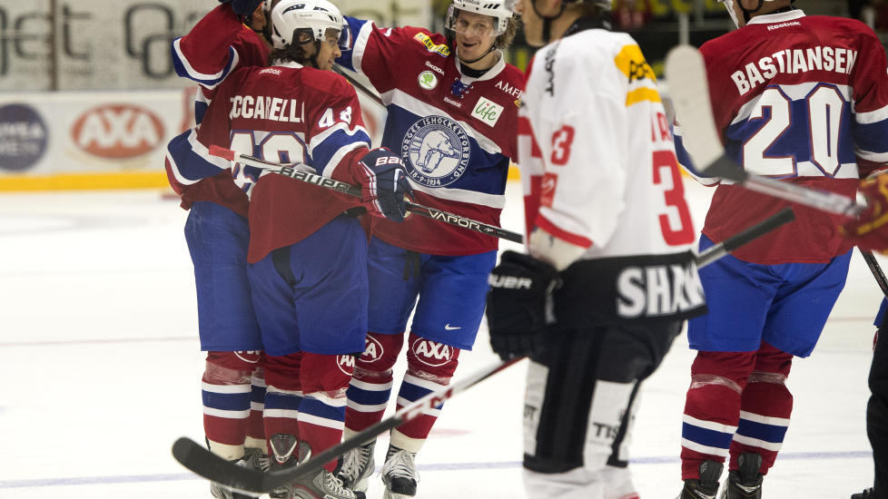 STERKE: Norge viste styrke da de slo Sveits 4-1 i testkampen i Stavanger i kveld. Foto:  NTB Scanpix
