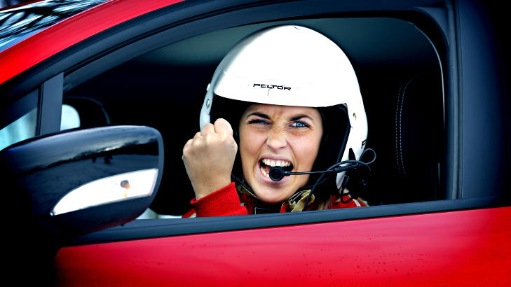 KLAR FOR � M�TE GUTTA: Rallyf�rer Karin Elise Fossen vil konkurere med de store gutta. Foto: Jacques Hvistendahl / Dagbladet