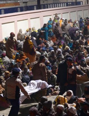 Minst ti d�de i festivalkaos i India